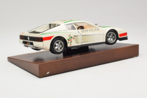Ferrari Testarossa Italia 90 Biely Bburago 1:18 3059-W1 Kov – obrázok 4 z 8