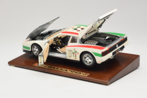 Ferrari Testarossa Italia 90 Biely Bburago 1:18 3059-W1 Kov – obrázok 5 z 8