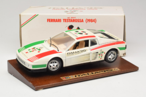 Ferrari Testarossa Italia 90 Biely Bburago 1:18 3059-W1 Kov – obrázok 8 z 8