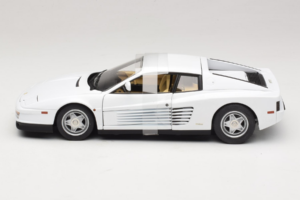 Ferrari Testarossa Biely Miami Vice Hot Wheels 1:18 P9904 Kov – obrázok 3 z 6