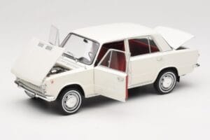 Fiat 124 Biely IXO 1:18 18CMC205OP Kov – obrázok 2 z 8