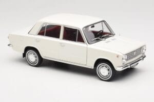 Fiat 124 Biely IXO 1:18 18CMC205OP Kov – obrázok 6 z 8