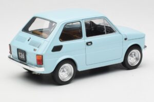 Fiat 126 Svetlomodrý MCG 1:18 MCG18415 Kov – obrázok 2 z 6