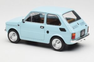 Fiat 126 Svetlomodrý MCG 1:18 MCG18415 Kov – obrázok 5 z 6