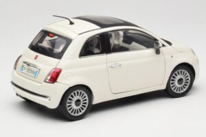 Fiat 500 Biely Mondo Motors 1:18 500291 Kov – obrázok 3 z 8