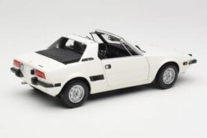 Fiat X1/9 Biely Minichamps 1:18 100121685 Kov – obrázok 3 z 8