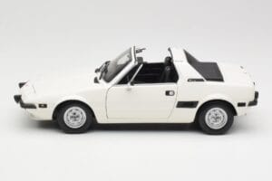Fiat X1/9 Biely Minichamps 1:18 100121685 Kov – obrázok 4 z 8