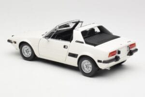 Fiat X1/9 Biely Minichamps 1:18 100121685 Kov – obrázok 7 z 8