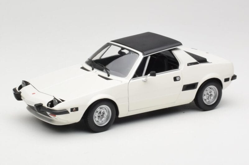 Fiat X1/9 Biely Minichamps 1:18 100121685 Kov