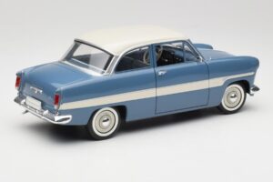 Ford Taunus 12M P2 Modrý Pruhy Revell 1:18 08880-M1 Kov – obrázok 3 z 8