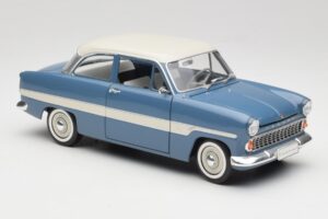 Ford Taunus 12M P2 Modrý Pruhy Revell 1:18 08880-M1 Kov – obrázok 6 z 8
