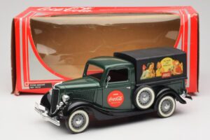 Ford Bache Coca-Cola Solido 1:18 9513 Kov – obrázok 8 z 8
