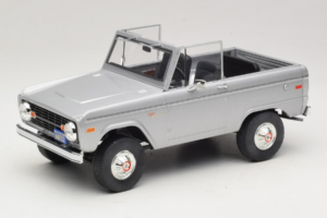 Ford Bronco Speed Movie GreenLight 1:18 19074 Kov – obrázok 2 z 7