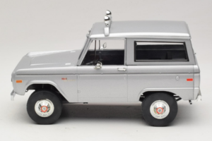 Ford Bronco Speed Movie GreenLight 1:18 19074 Kov – obrázok 4 z 7