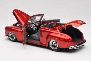 Ford Cabriolet Red Metallic Road Signature 1:18 30028 Kov – obrázok 5 z 8