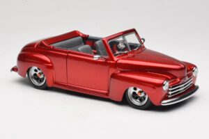 Ford Cabriolet Red Metallic Road Signature 1:18 30028 Kov – obrázok 6 z 8