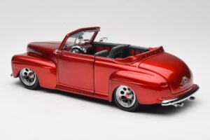 Ford Cabriolet Red Metallic Road Signature 1:18 30028 Kov – obrázok 7 z 8