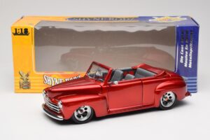Ford Cabriolet Red Metallic Road Signature 1:18 30028 Kov – obrázok 8 z 8