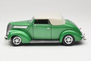Ford Kabriolet Zelený Road Signature 1:18 92239 Kov – obrázok 4 z 8