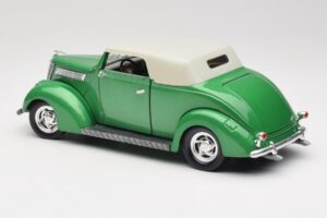 Ford Kabriolet Zelený Road Signature 1:18 92239 Kov – obrázok 7 z 8