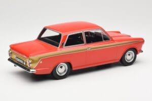 Ford Cortina Lotus Red & Gold Stripe MCG 1:18 MCG18532 Kov – obrázok 2 z 6