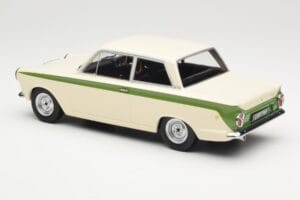 Ford Cortina Lotus White & Green Stripe MCG 1:18 MCG18434 Kov – obrázok 5 z 6