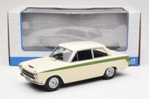 Ford Cortina Lotus White & Green Stripe MCG 1:18 MCG18434 Kov – obrázok 6 z 6