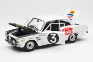 Ford Cortina Mk1 #3 P. Hughes / B. Young African Safari Rally 1964 AUTOart 1:18 86428 Kov – obrázok 2 z 8