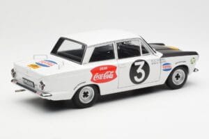 Ford Cortina Mk1 #3 P. Hughes / B. Young African Safari Rally 1964 AUTOart 1:18 86428 Kov – obrázok 3 z 8