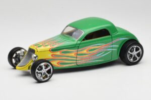 Ford Coupe Zelený s Ohňom Road Signature 1:18 30109 Kov