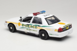 Ford Crown Victoria Police Interceptor CSI Miami GreenLight 1:18 13514 Kov – obrázok 5 z 6