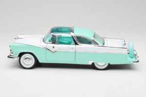 Ford Crown Victoria Seafoam Zelený & Biely Road Legends 1:18 92138 Kov – obrázok 3 z 7