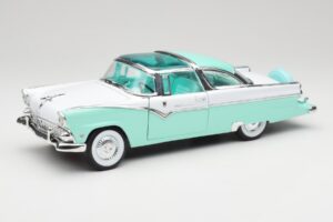 Ford Crown Victoria Seafoam Zelený & Biely Road Legends 1:18 92138 Kov