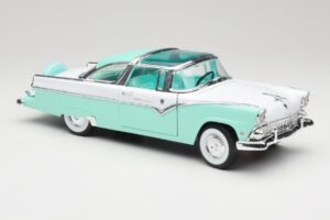 Ford Crown Victoria Seafoam Zelený & Biely Road Legends 1:18 92138 Kov – obrázok 5 z 7