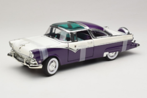 Ford Crown Victoria Biely Fialový Road Signature 1:18 92138-P1 Kov