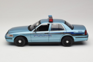Ford Crown Victoria Police Cruiser Twilight Blue Greenlight 1:18 1643 Kov – obrázok 4 z 8