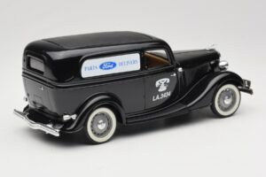 Ford Delivery Truck Ford Parts Čierny Solido 1:18 8417 Kov – obrázok 2 z 8