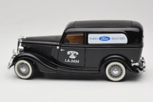 Ford Delivery Truck Ford Parts Čierny Solido 1:18 8417 Kov – obrázok 4 z 8