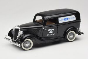 Ford Delivery Truck Ford Parts Čierny Solido 1:18 8417 Kov
