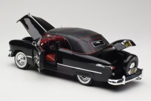 Ford Deluxe Kabriolet Čierny Maisto 1:18 31681 Kov – obrázok 5 z 8