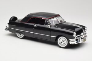 Ford Deluxe Kabriolet Čierny Maisto 1:18 31681 Kov – obrázok 6 z 8