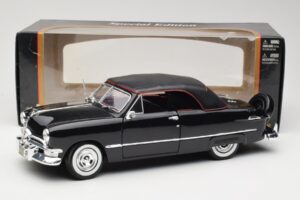 Ford Deluxe Kabriolet Čierny Maisto 1:18 31681 Kov – obrázok 8 z 8
