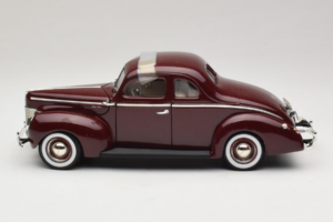 Ford Deluxe Coupe Tmavočervený ERTL 1:18 7936 Kov – obrázok 4 z 7