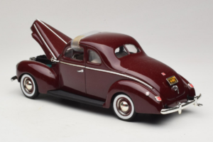 Ford Deluxe Coupe Tmavočervený ERTL 1:18 7936 Kov – obrázok 5 z 7