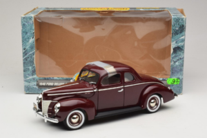 Ford Deluxe Coupe Tmavočervený ERTL 1:18 7936 Kov – obrázok 7 z 7