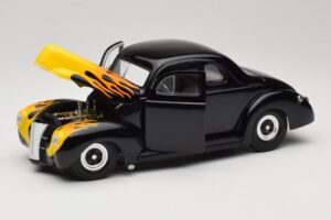 Ford Deluxe Hot Rod Čierny Universal Hobbies 1:18 6002 Kov – obrázok 2 z 8