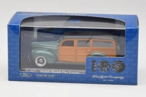 Ford Deluxe Woody Forest Zelený Minichamps 1:43 FORD20002 Kov – obrázok 4 z 4