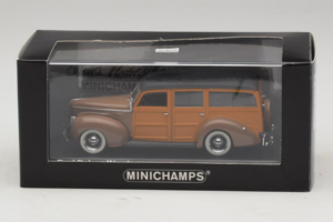 Ford DeLuxe Woody Station Wagon Hnedý Minichamps 1:43 400082111 Kov – obrázok 4 z 4