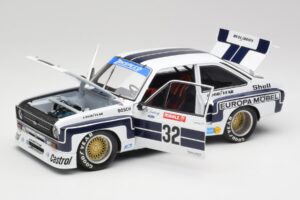 Ford Escort II RS1800 #32 K. Ludwig Nürburgring Winner 1976 Minichamps 1:18 100768432 Kov – obrázok 2 z 8