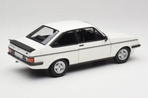 Ford Escort Mk2 RS 2000 LHD Biely Minichamps 1:18 150084300 Kov – obrázok 3 z 8